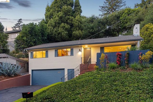 844 Blair Ave, Oakland, CA 94611