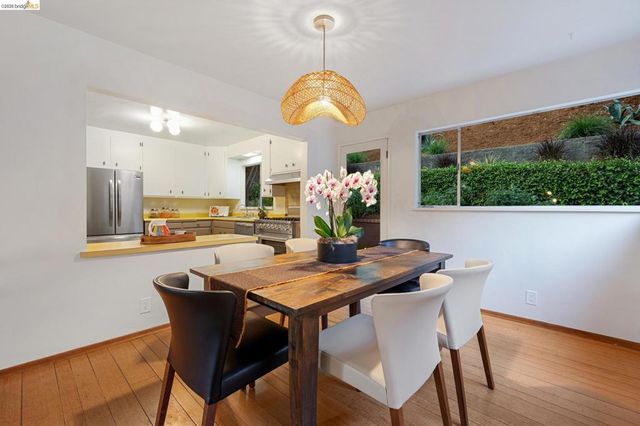 844 Blair Ave, Oakland, CA 94611