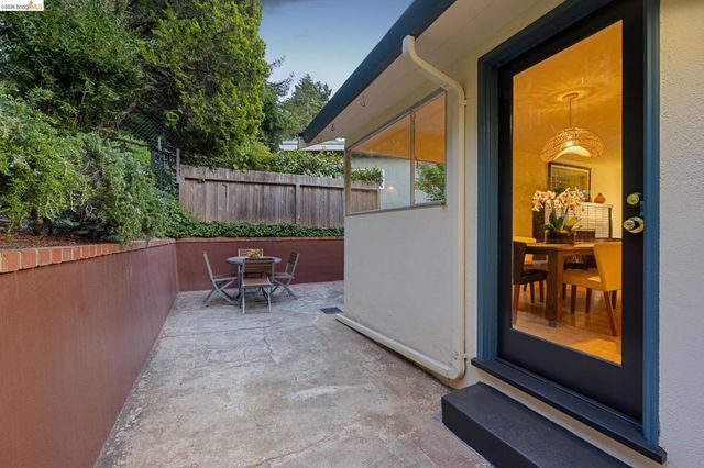 844 Blair Ave, Oakland, CA 94611
