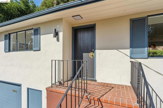 844 Blair Ave, Oakland, CA 94611