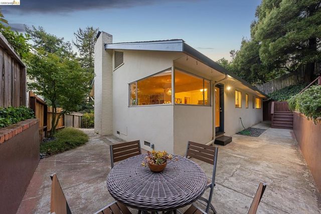 844 Blair Ave, Oakland, CA 94611