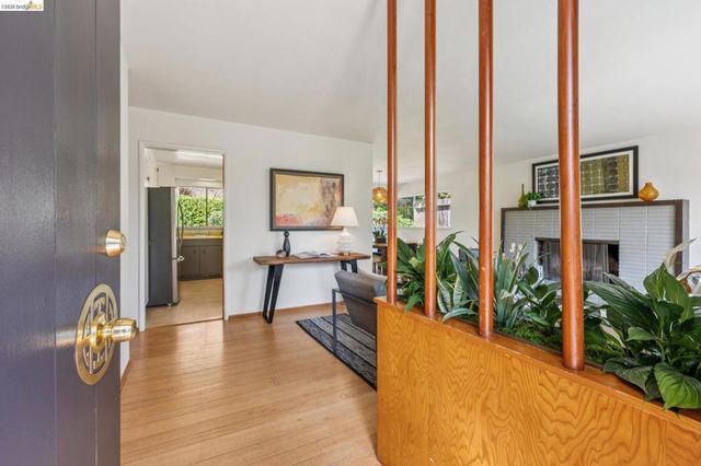 844 Blair Ave, Oakland, CA 94611