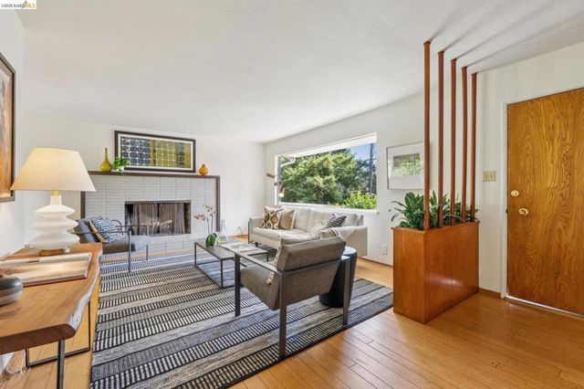 844 Blair Ave, Oakland, CA 94611