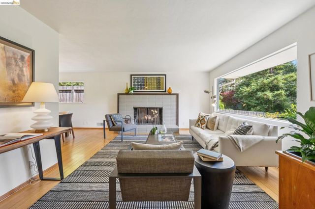 844 Blair Ave, Oakland, CA 94611