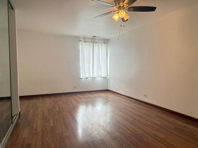 425 WALNUT CREEK Lane 1608, Lisle, IL 60532