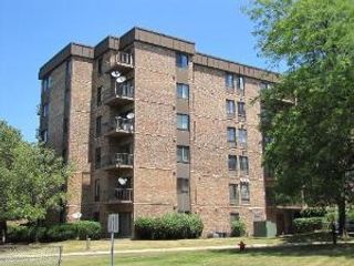 425 WALNUT CREEK Lane 1608, Lisle, IL 60532