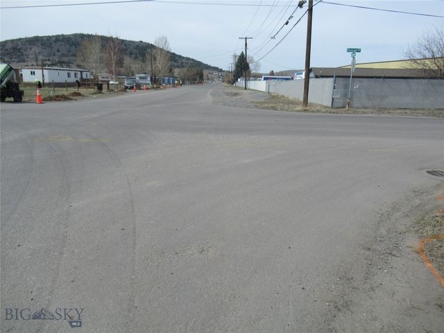 1830 Holmes, Butte, MT 59701