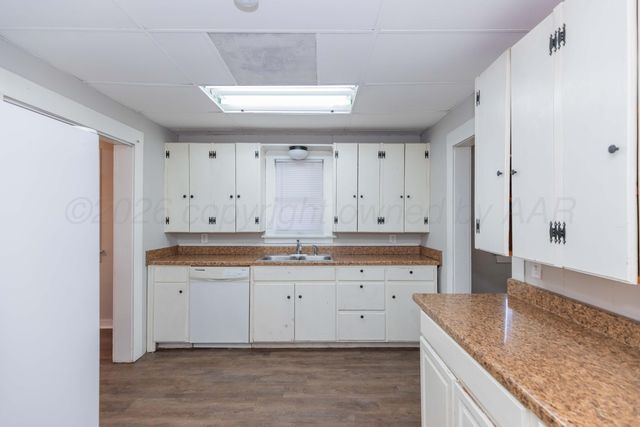 2214 S TAYLOR Street, Amarillo, TX 79109