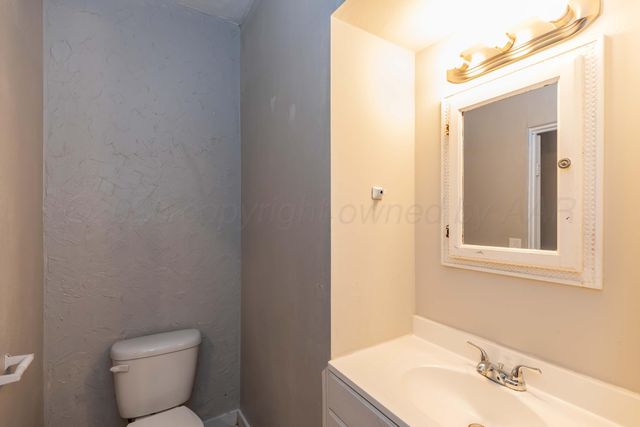 2214 S TAYLOR Street, Amarillo, TX 79109