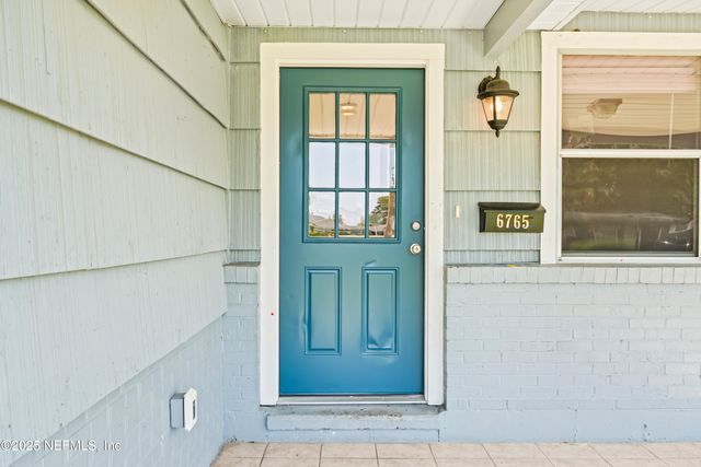 6765 SNOW WHITE Drive, Jacksonville, FL 32210