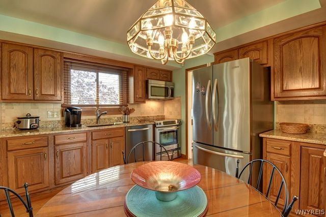 17 Willow Green Drive, Amherst, NY 14228