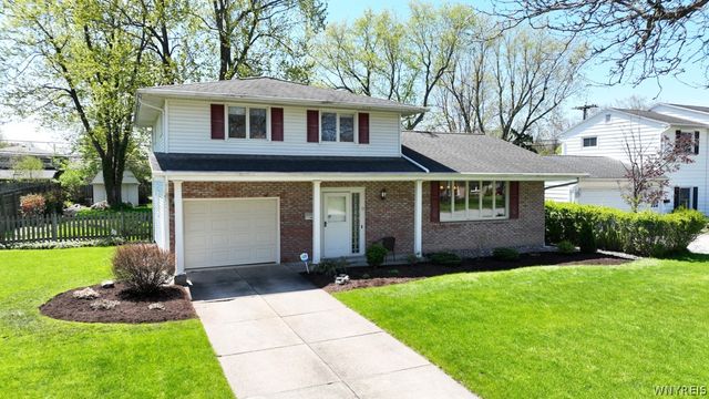 17 Willow Green Drive, Amherst, NY 14228