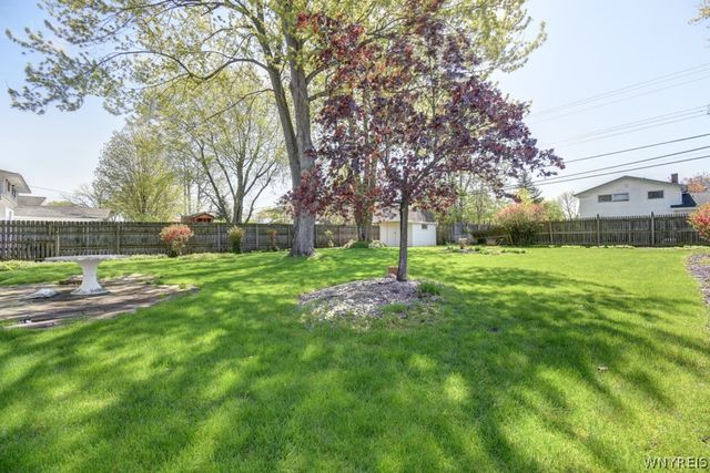 17 Willow Green Drive, Amherst, NY 14228