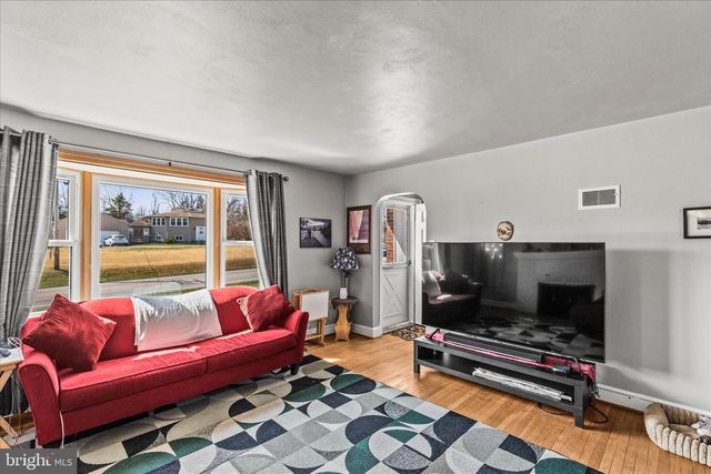 1885 ROOSEVELT AVE, York, PA 17408