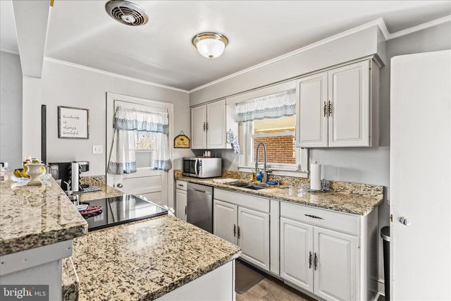 1885 ROOSEVELT AVE, York, PA 17408