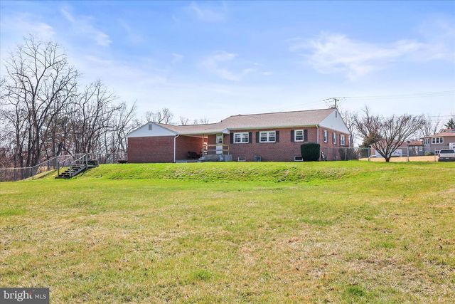 1885 ROOSEVELT AVE, York, PA 17408