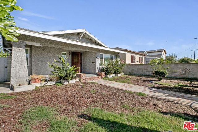 945 W 54th Street, Los Angeles, CA 90037