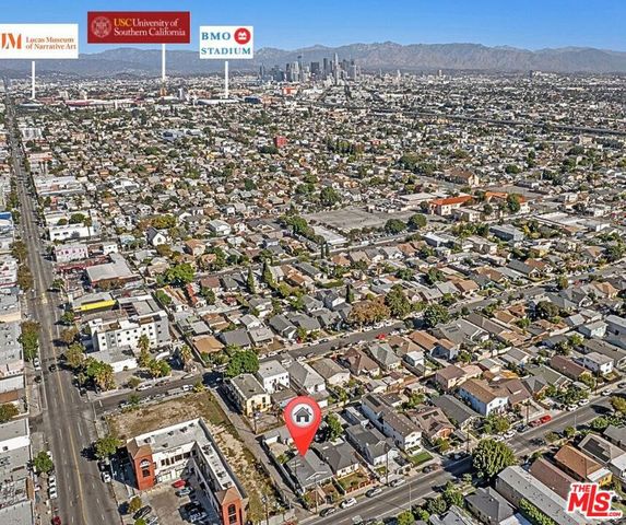 945 W 54th Street, Los Angeles, CA 90037