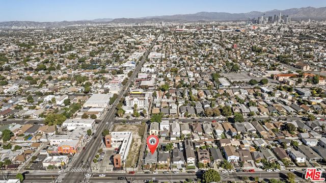 945 W 54th Street, Los Angeles, CA 90037