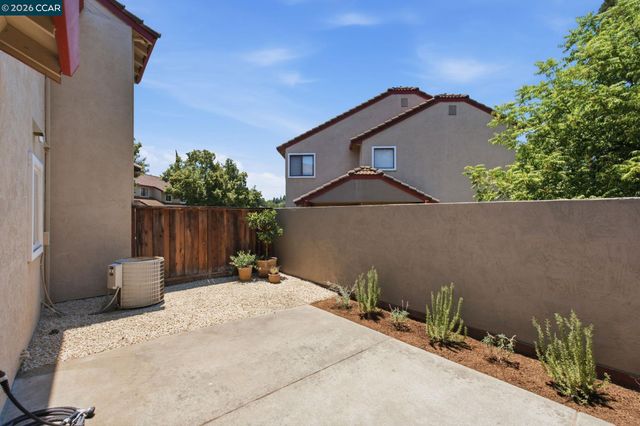 1167 Saint Matthew Pl 102, Concord, CA 94518