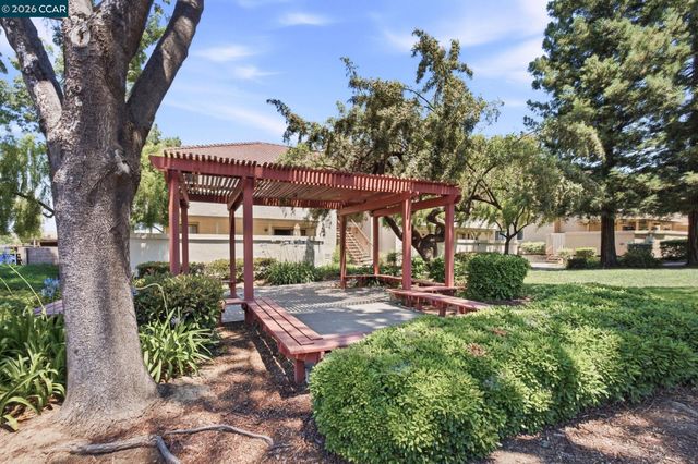 1167 Saint Matthew Pl 102, Concord, CA 94518