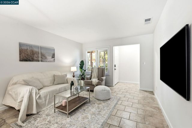 1167 Saint Matthew Pl 102, Concord, CA 94518