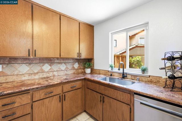 1167 Saint Matthew Pl 102, Concord, CA 94518