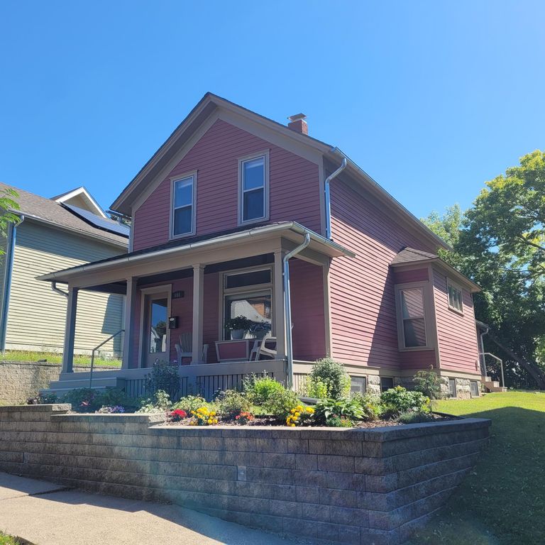 698 E 4th Street E, Saint Paul, MN 55106 — exterior