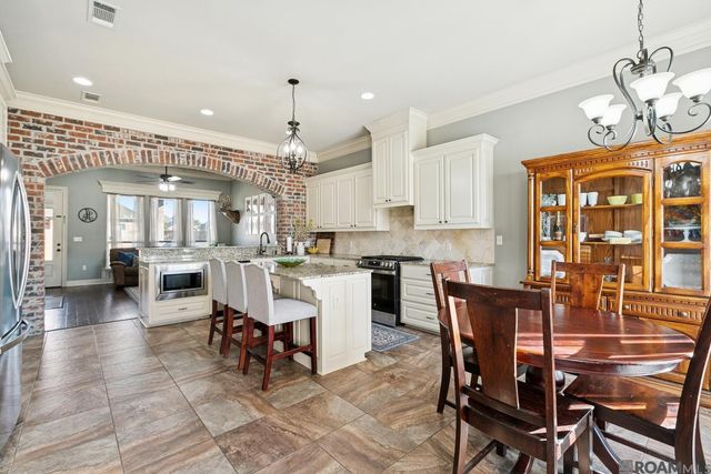 16929 Bentons Ferry Ave, Greenwell Springs, LA 70739