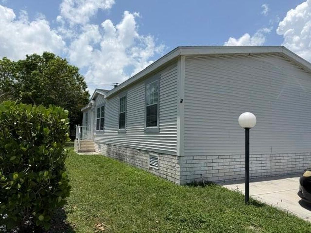 241 Lakeview Drive 241, Coconut Creek, FL 33073