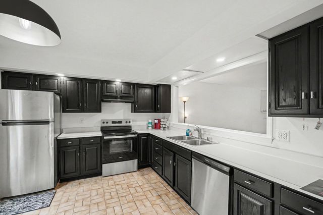 3195 Aqueduct Drive, Lexington, KY 40517