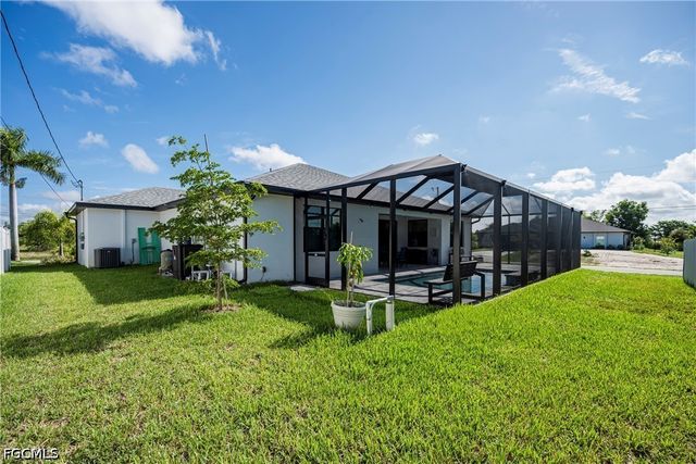 310 NW 14th ST, Cape Coral, FL 33993