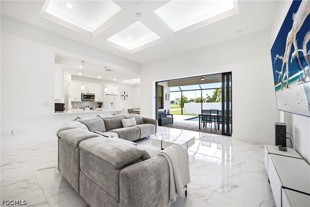 310 NW 14th ST, Cape Coral, FL 33993