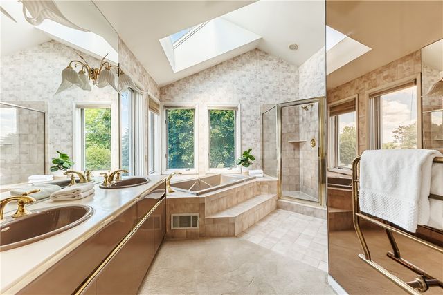 61 Sutton Point, Pittsford, NY 14534