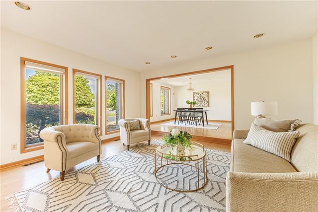 61 Sutton Point, Pittsford, NY 14534