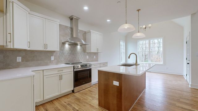 1414 Rooster Ridge Rd, Pleasant View, TN 37146