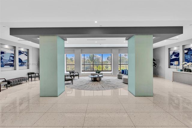 20329 W Country Club Dr TH10, Aventura, FL 33180