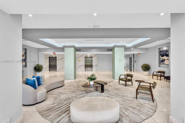 20329 W Country Club Dr TH10, Aventura, FL 33180