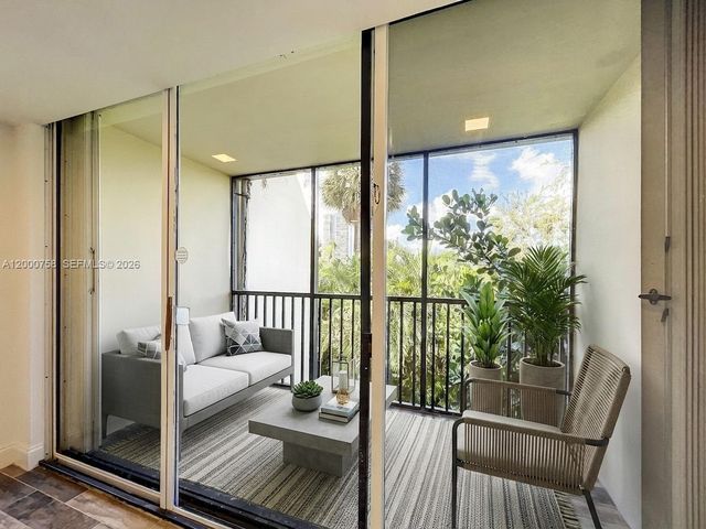 20329 W Country Club Dr TH10, Aventura, FL 33180