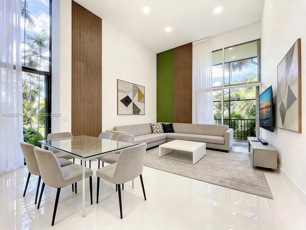 20329 W Country Club Dr TH10, Aventura, FL 33180