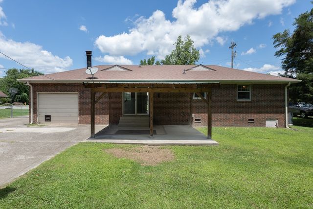 121 Bostring Dr, Hendersonville, TN 37075