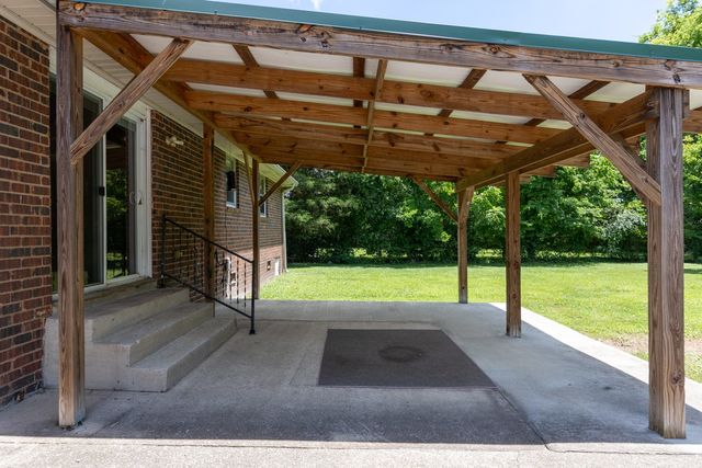 121 Bostring Dr, Hendersonville, TN 37075
