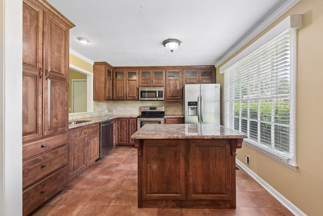 121 Bostring Dr, Hendersonville, TN 37075