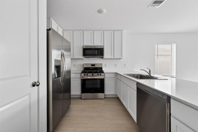 3302 Hereford Drive, Rosenberg, TX 77471