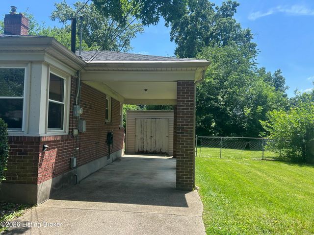 1908 Farrington Dr, Louisville, KY 40216