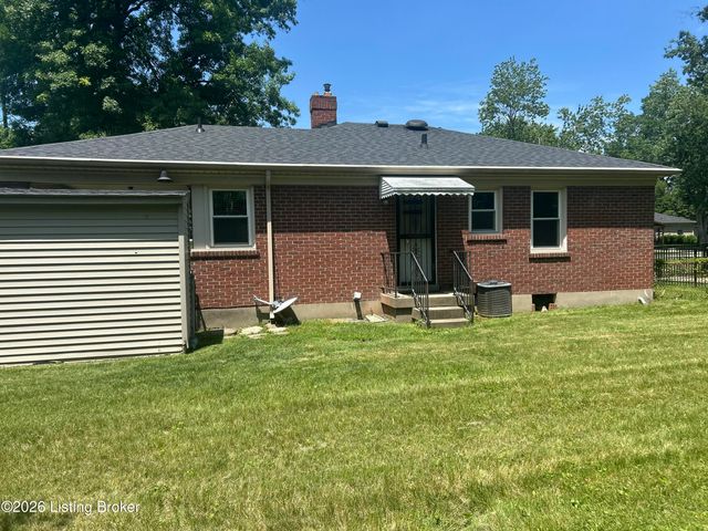 1908 Farrington Dr, Louisville, KY 40216