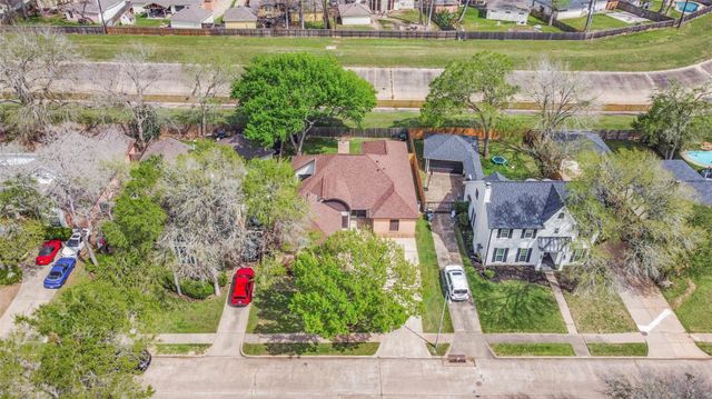 2126 Windmill Drive, Richmond, TX 77406