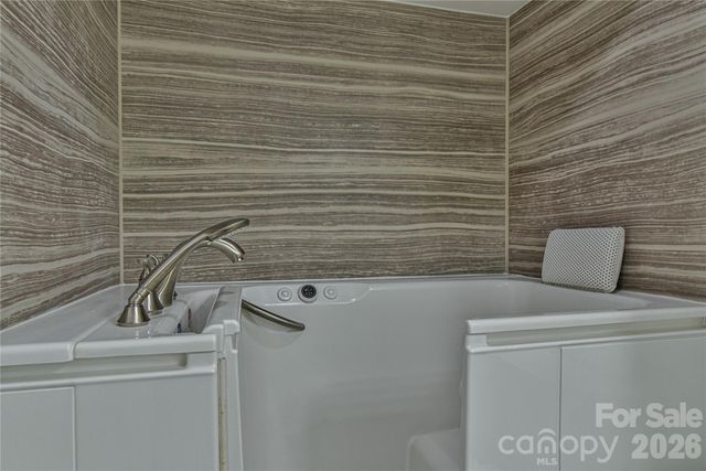 4 Heather Way B, Candler, NC 28715