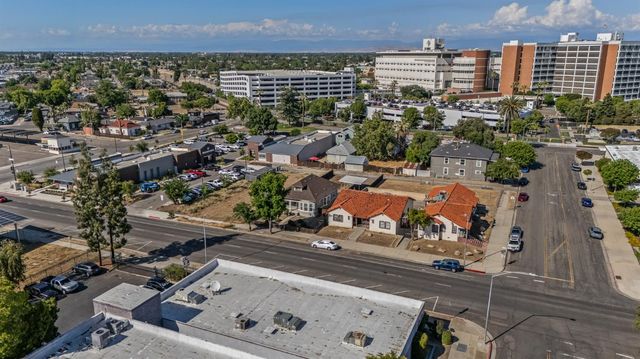 1320 P Street, Fresno, CA 93721