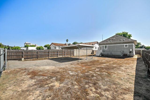 1320 P Street, Fresno, CA 93721